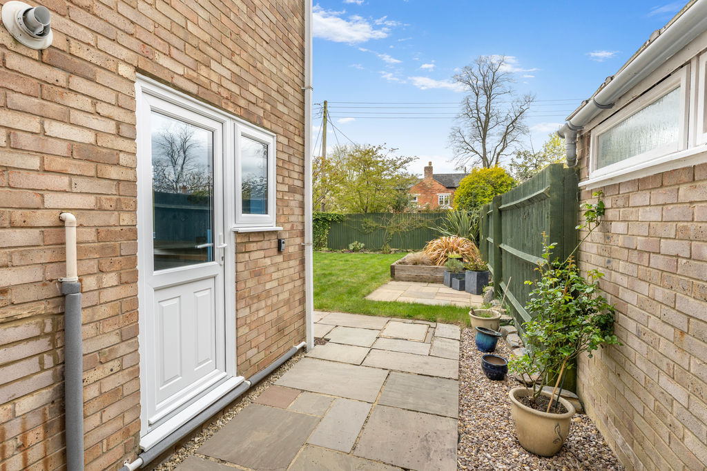 Gauntlets Close Bloxham